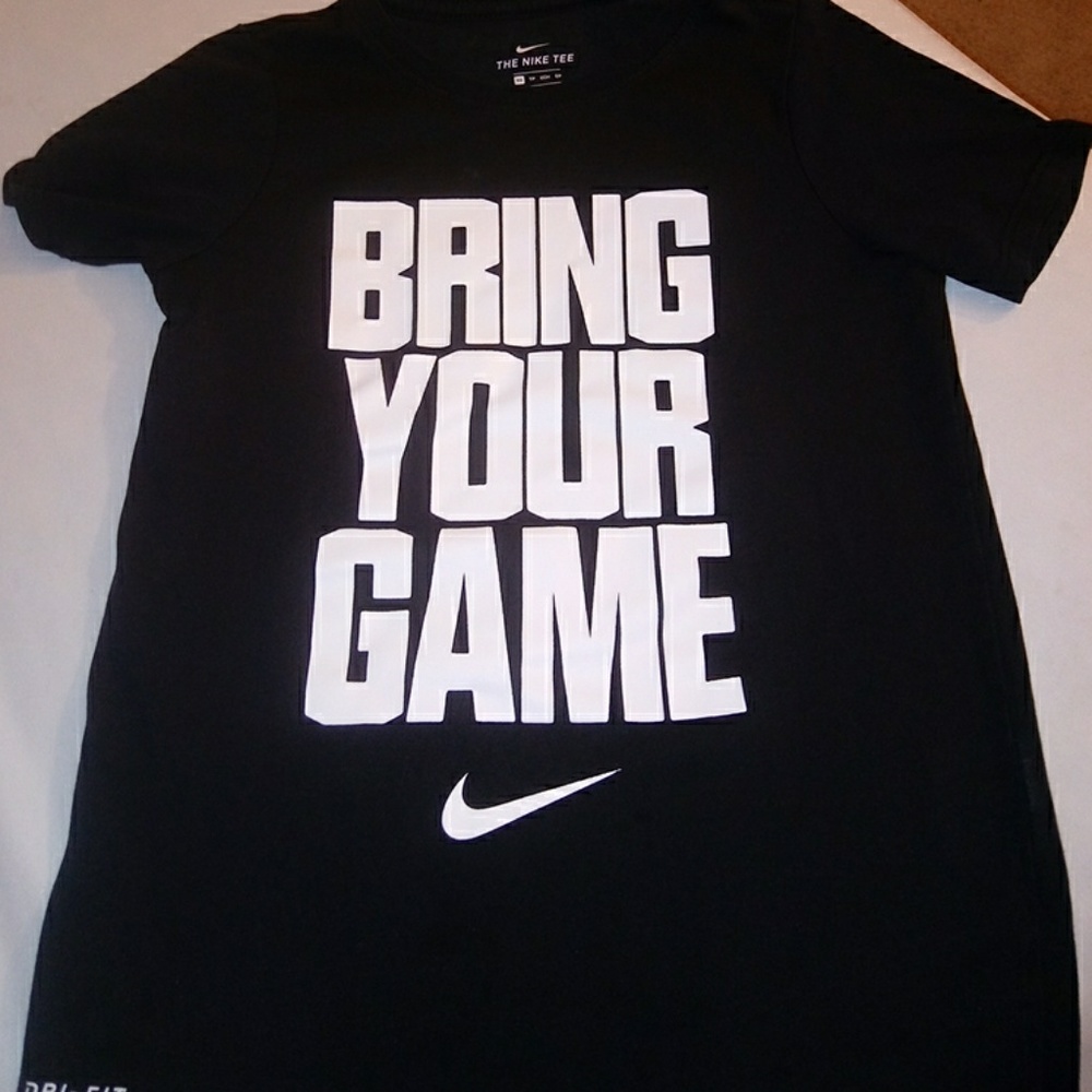 BOYS NIKE TEE